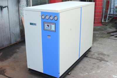 用戶購(gòu)買(mǎi)水冷箱式冷水機(jī)怎么選擇供貨商？